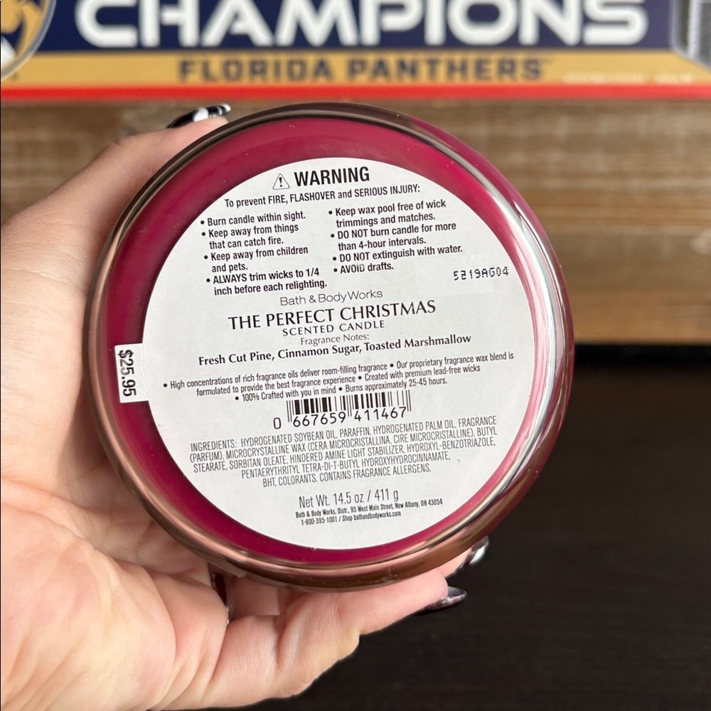 Bath & Body Works The Perfect Christmas 3-Wick Candle | Holiday Pine + Cookies 🎄 - Picture 4 of 4